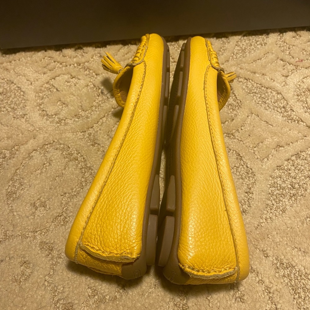 Authentic Coach Yellow Loafers size 5b-Normal fit - Picture 2 of 7